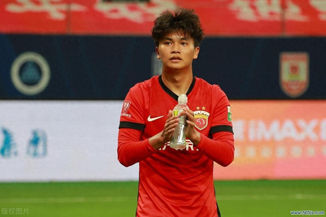 蒯纪闻闪耀全场成关键先生 海港未来可期